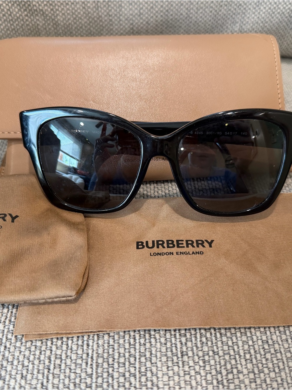 Authentic Burberry Sunglasses - Picture 1 of 7